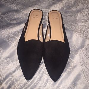 Suede pointed Flats new without tags